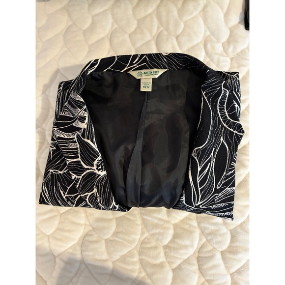Austin Reed Floral Print Blazer Jacket Black White Cotton Blend Size 16W‎ - Picture 6 of 6